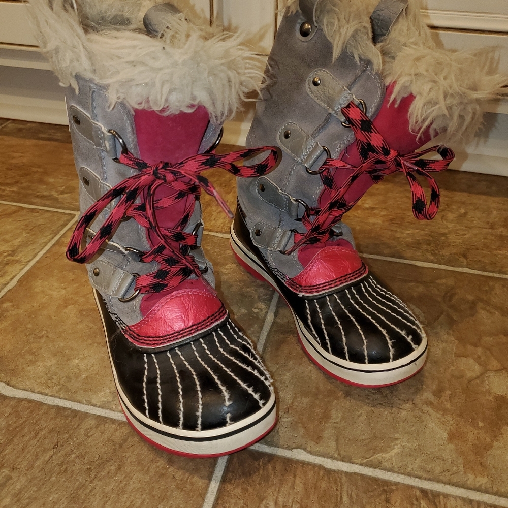 Sorel boots in good condition.